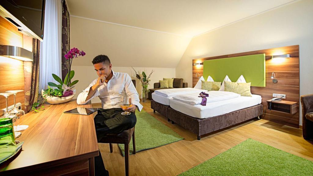 Hotel Restaurant Haeupl Seewalchen Eksteriør bilde