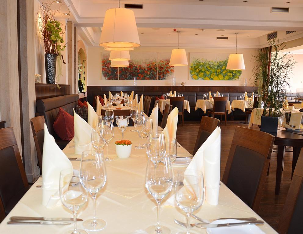 Hotel Restaurant Haeupl Seewalchen Eksteriør bilde